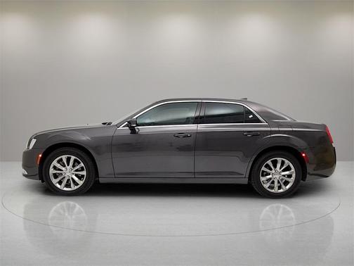 2021 Chrysler 300 Touring
