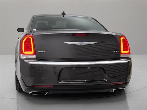 2021 Chrysler 300 Touring