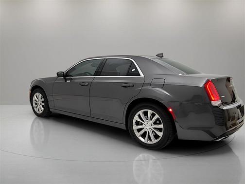 2021 Chrysler 300 Touring