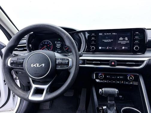 2022 Kia K5 LXS