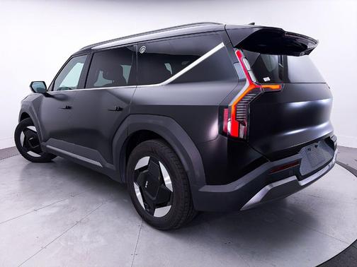 Aurora Black Pearl 2024 Kia EV9 Wind