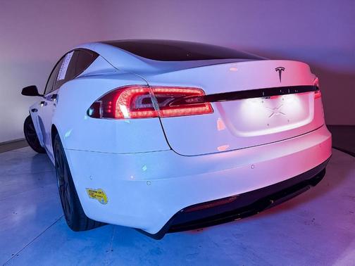 2022 Tesla Model S Base