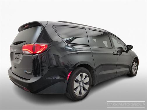 2018 Chrysler Pacifica Hybrid Limited