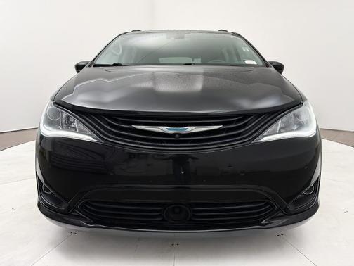 2018 Chrysler Pacifica Hybrid Limited