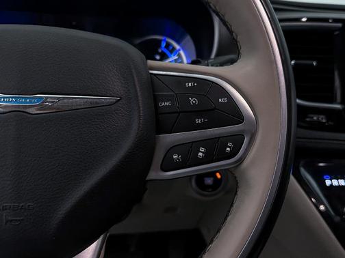 2018 Chrysler Pacifica Hybrid Limited