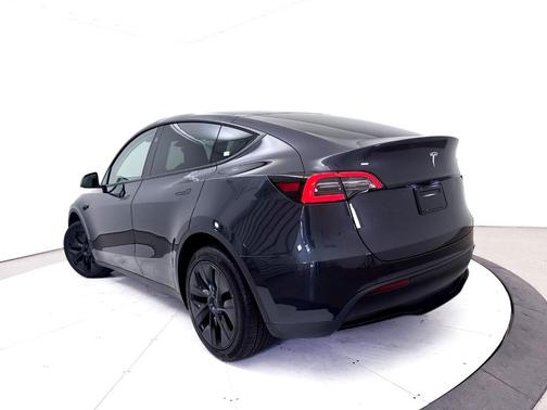 Black 2024 Tesla Model Y Long Range