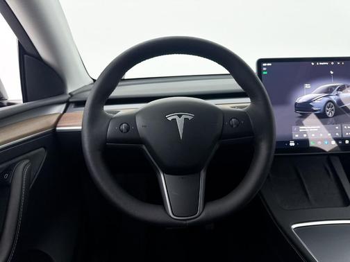 Black 2024 Tesla Model Y Long Range
