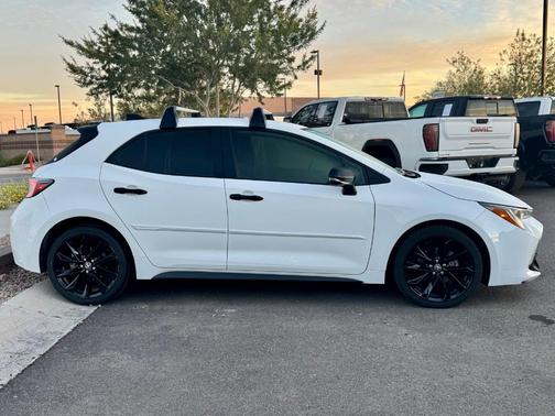 2022 Toyota Corolla Hatchback SE Nightshade
