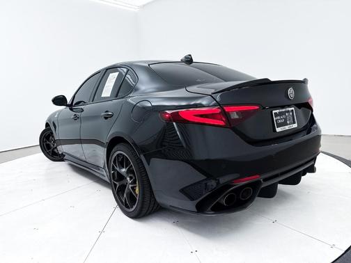 2018 Alfa Romeo Giulia Quadrifoglio