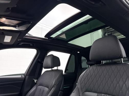 2021 BMW X5 M50i