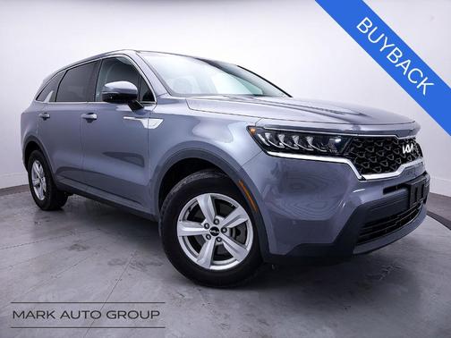 Everlasting Silver 2022 Kia Sorento LX