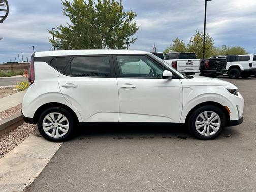 2024 Kia Soul LX