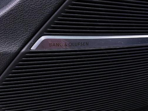 Daytona Gray Pearl Effect 2021 Audi Q8 55 Premium Plus