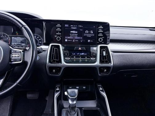 Glacial White Pearl 2021 Kia Sorento S