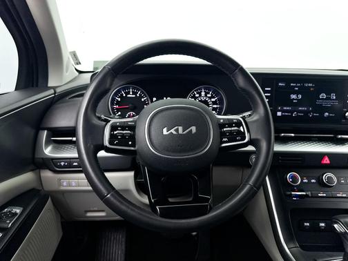 Metal 2023 Kia Carnival LX Seat Package