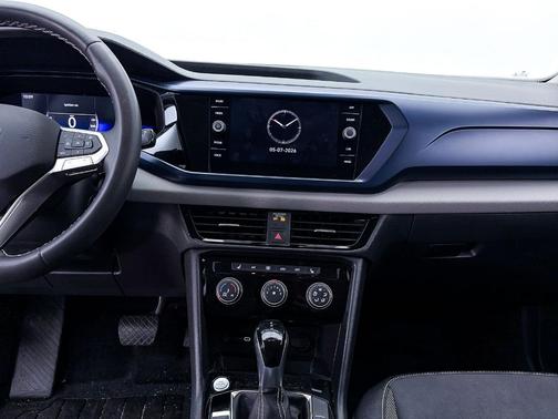 Deep Black Pearl Effect 2023 Volkswagen Taos 1.5T SE