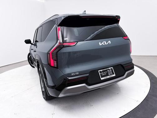 2024 Kia EV9 Land