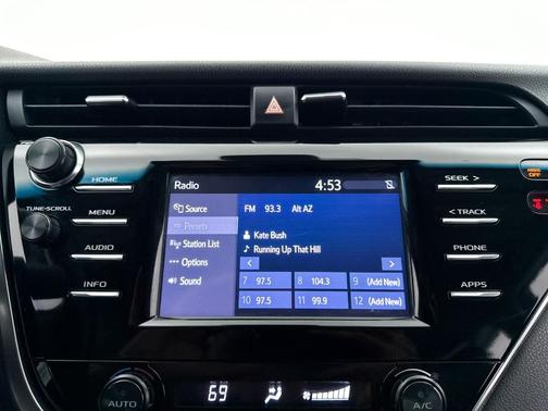 2018 Toyota Camry SE