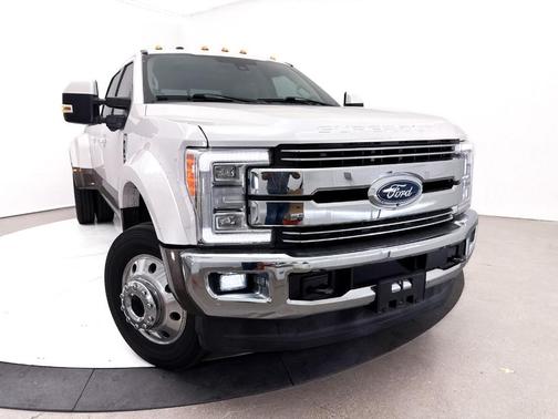 White 2017 Ford F-450 Lariat