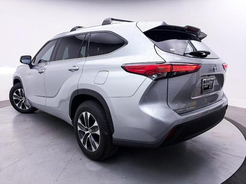 2020 Toyota Highlander Hybrid XLE