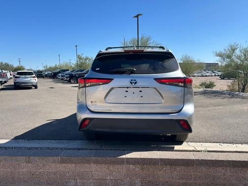 2020 Toyota Highlander Hybrid XLE