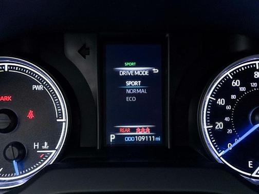Blizzard Pearl 2022 Toyota Venza LE