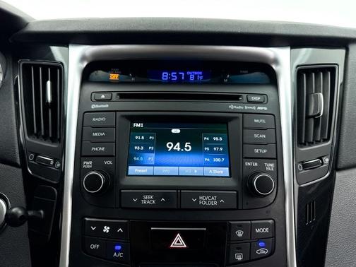 Harbor Gray Metallic 2014 Hyundai SONATA SE 2.0T