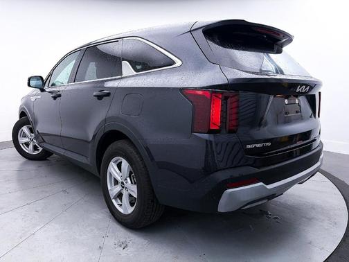 2025 Kia Sorento LX
