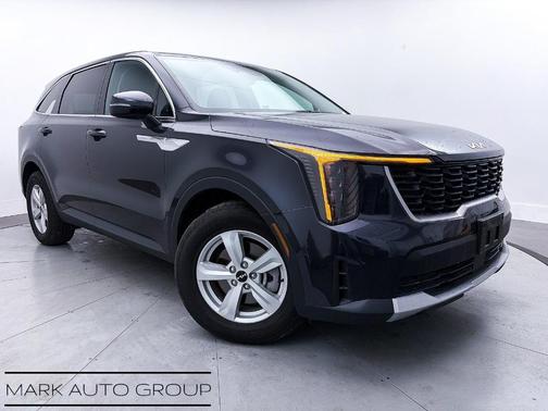 2025 Kia Sorento LX