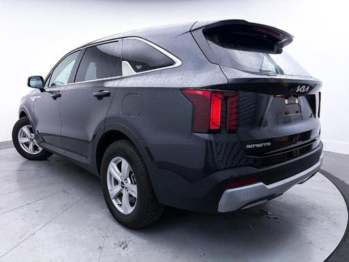 2025 Kia Sorento LX