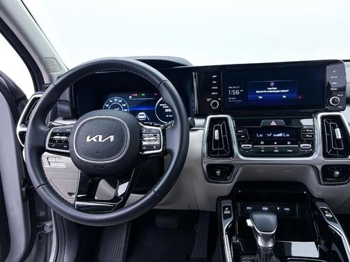 Wolf Gray 2023 Kia Sorento SX