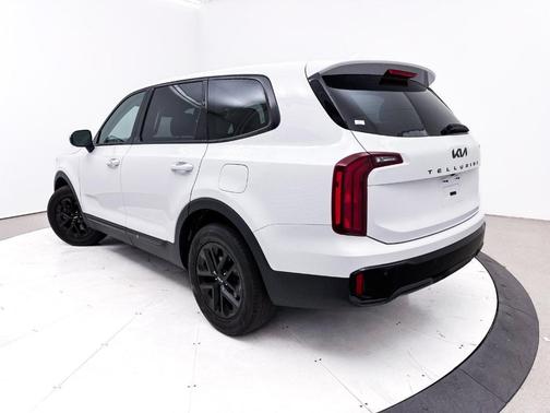 2023 Kia Telluride LX