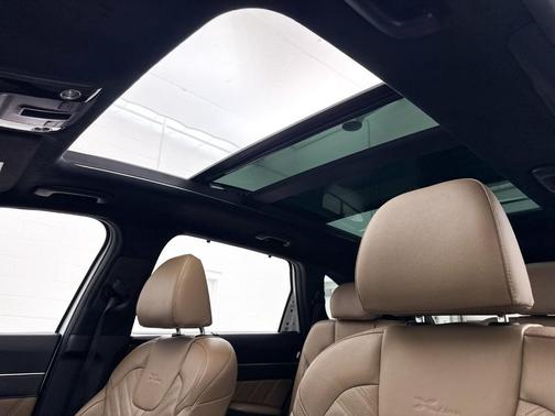 Glacial White Pearl 2024 Kia Sorento SX Prestige