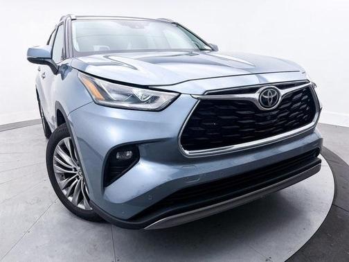 2022 Toyota Highlander Platinum