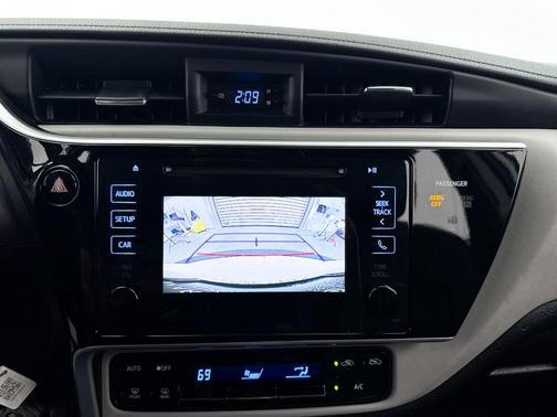 Super White 2017 Toyota Corolla LE