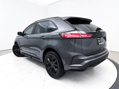 2023 Ford Edge SE