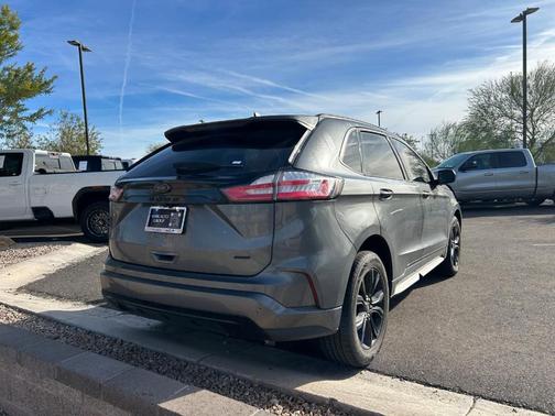 2023 Ford Edge SE