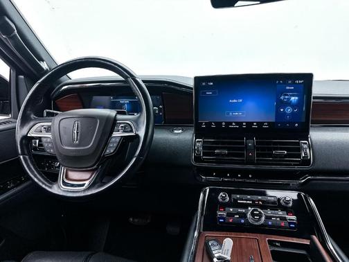 Infinite Black Metallic 2022 Lincoln Navigator L Reserve