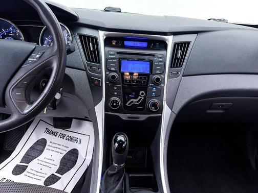 2012 Hyundai SONATA GLS