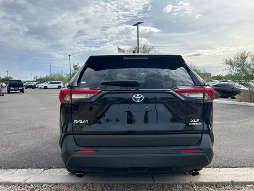 2023 Toyota RAV4 Hybrid XLE