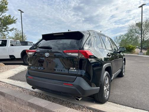 2023 Toyota RAV4 Hybrid XLE