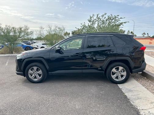 2023 Toyota RAV4 Hybrid XLE