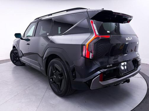 Metal 2024 Kia EV9 GT-Line