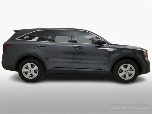 2024 Kia Sorento LX