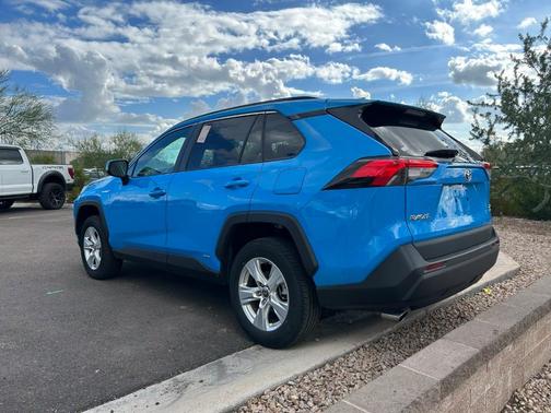 2021 Toyota RAV4 Hybrid XLE