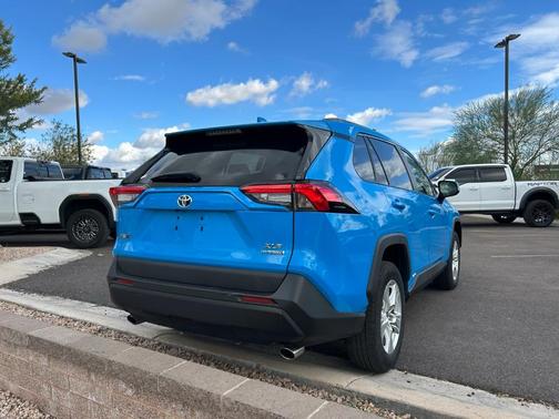2021 Toyota RAV4 Hybrid XLE