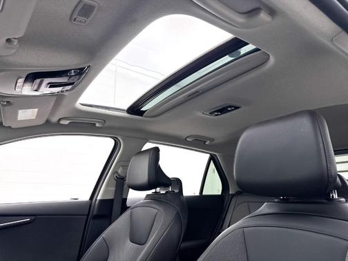 Aurora Black 2024 Kia Niro EX Touring