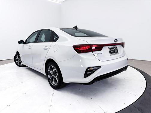 Clear White 2021 Kia Forte LXS