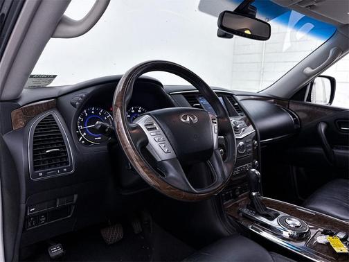 2017 INFINITI QX80 Base