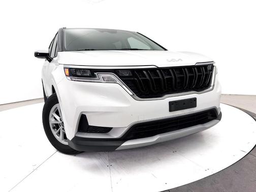 Snow White Pearl 2024 Kia Carnival LX Seat Package